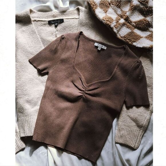 🆕️The Emie// Mocha ribbed top - Picture 1 of 3